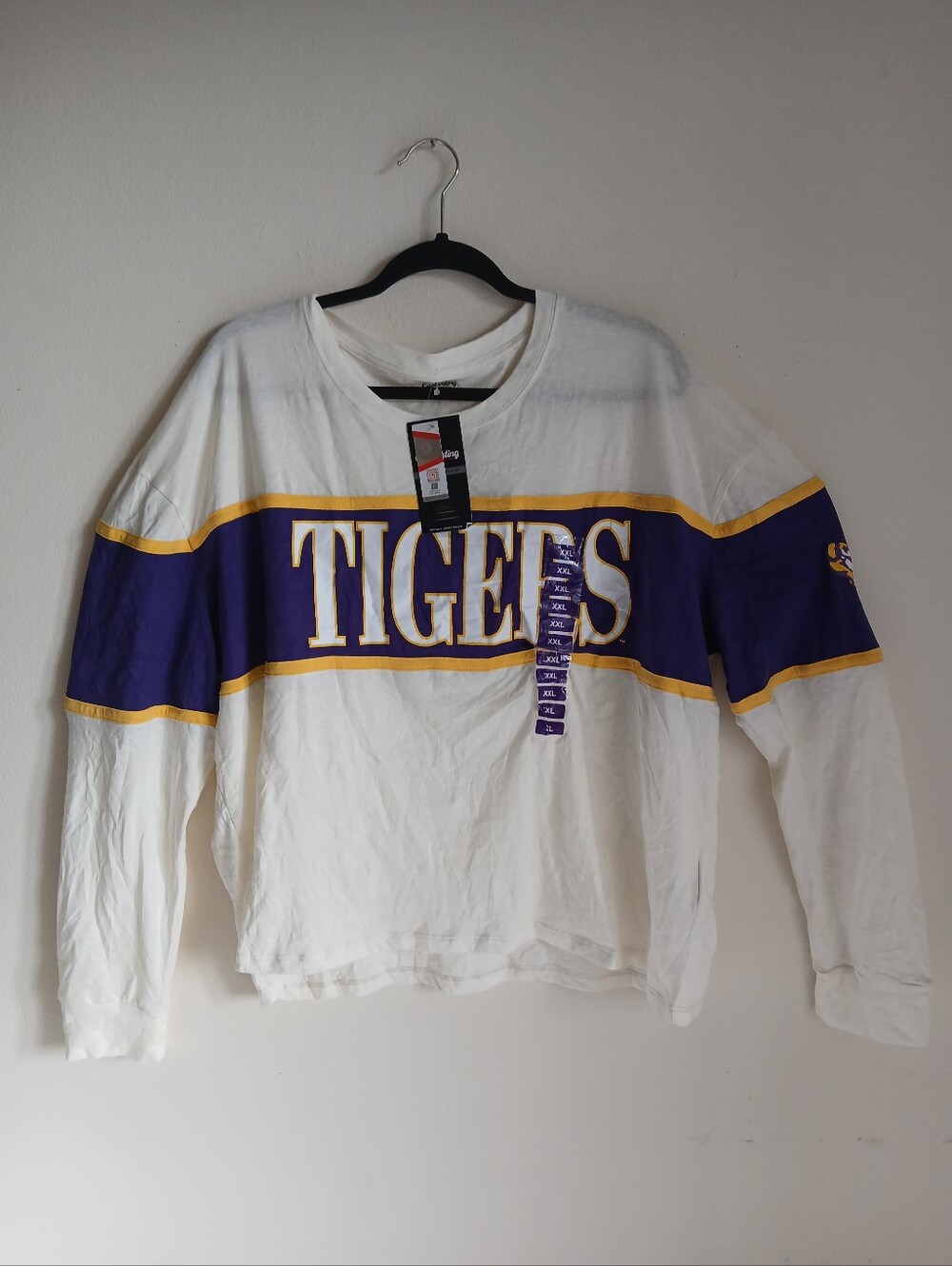 Captivating Tigers NWT Top Size 2XL